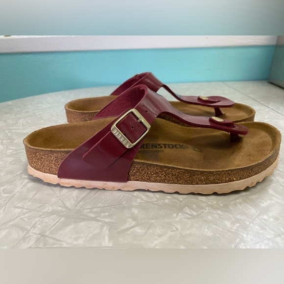 Birkenstock Gizeh Sandals. - Picture 6 of 9